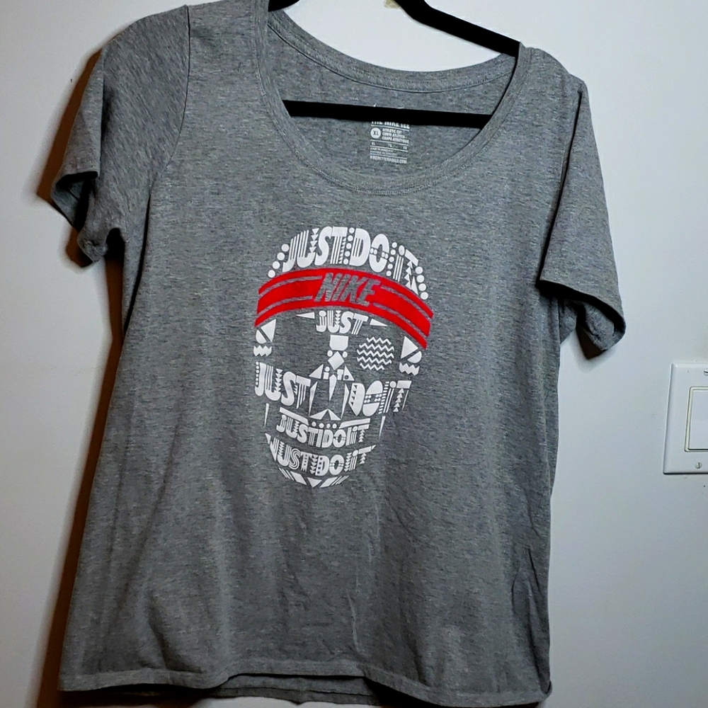 Nike tee shirt